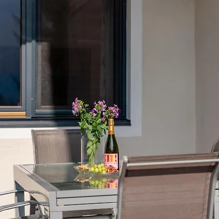 Daire Hasenbach In - Out *